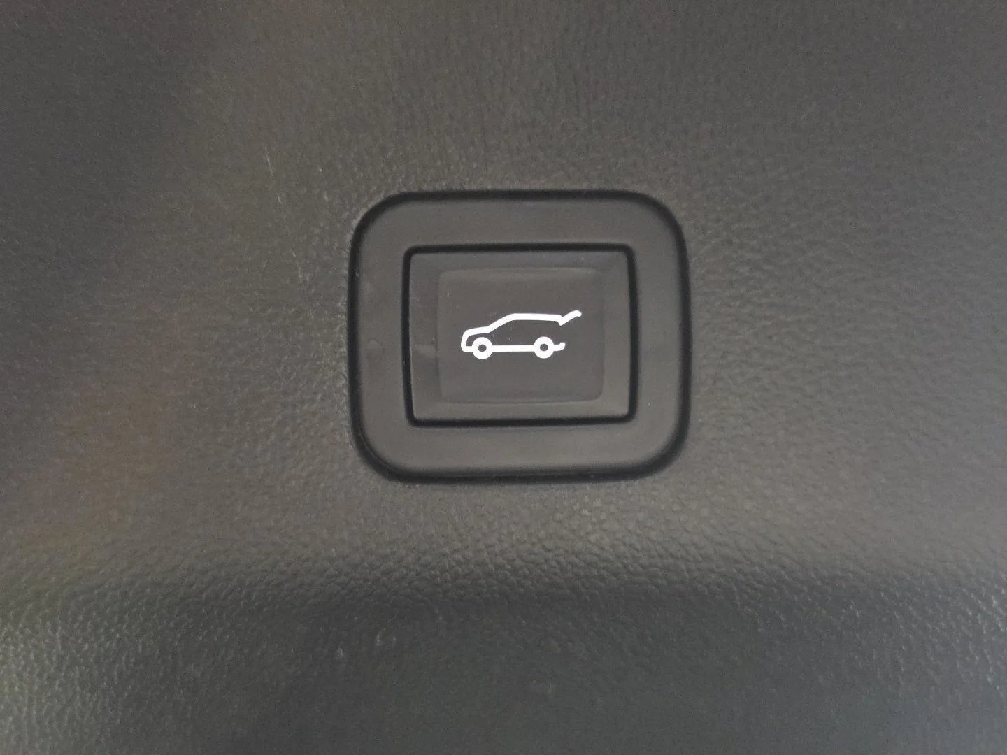 Used 2023 Dark Ash Metallic Chevrolet Premier image 4