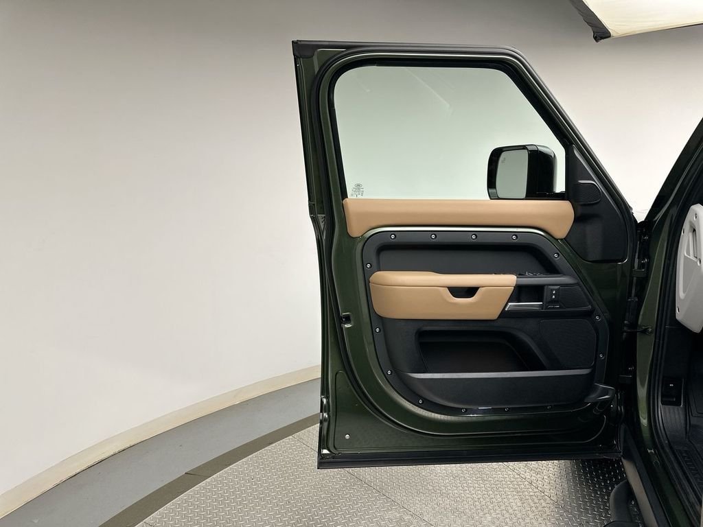 New 2026 Woolstone Green Land Rover S image 10