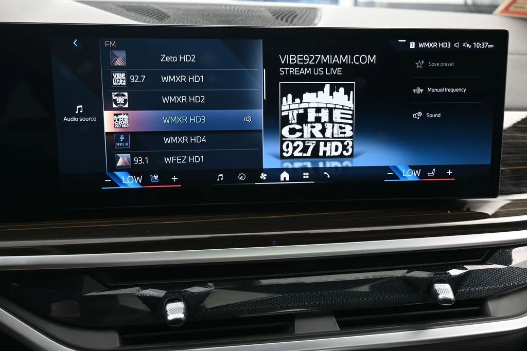 Used 2025 Black Sapphire Metallic BMW xDrive50e image 26