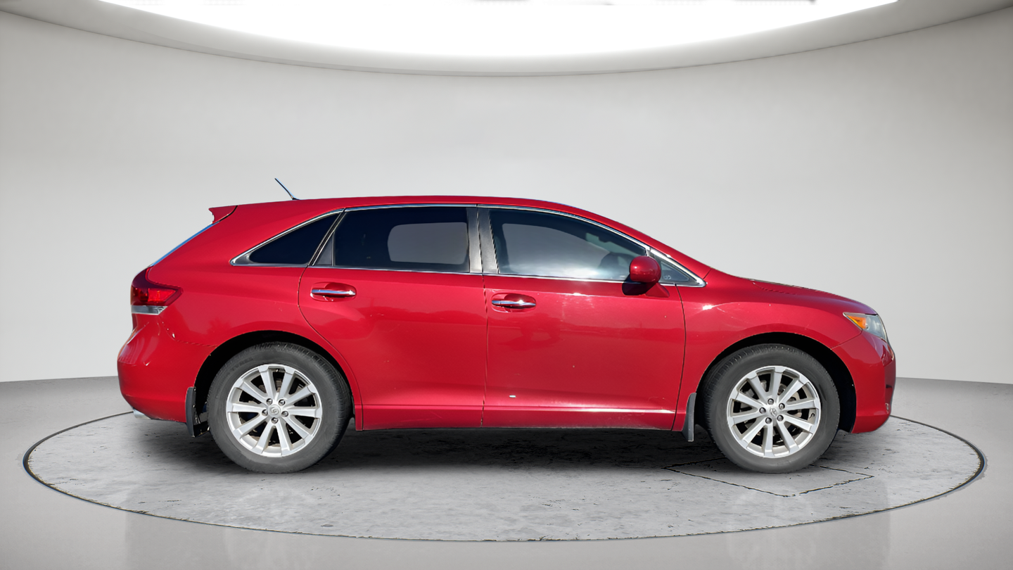 Used 2012 Red Toyota XLE image 4