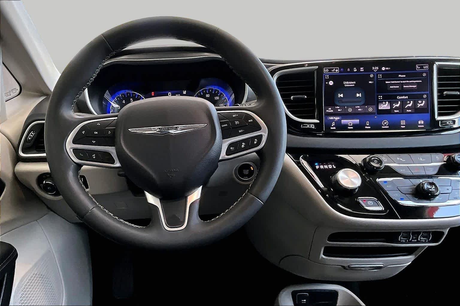 Pre-Owned 2024 Chrysler Pacifica Touring L
