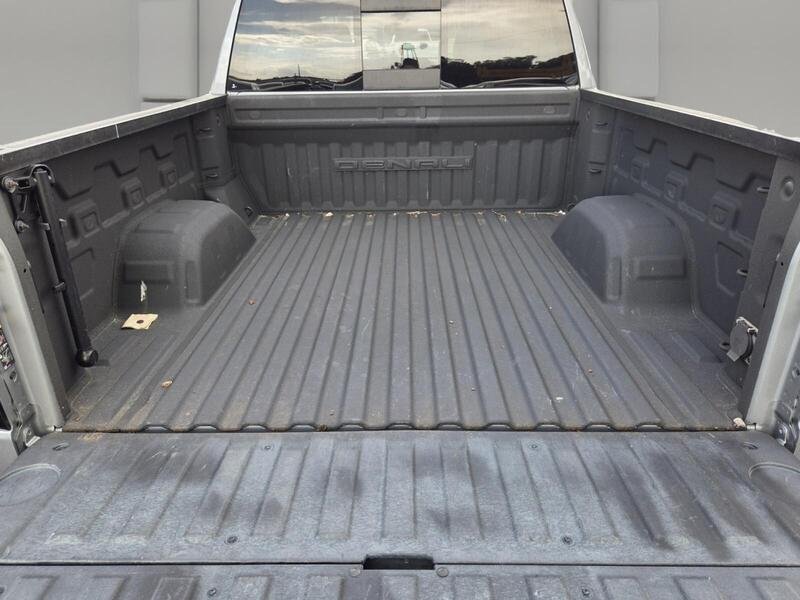 Used 2023 Sterling Metallic GMC 4WD CREW CAB 147" DENALI image 17