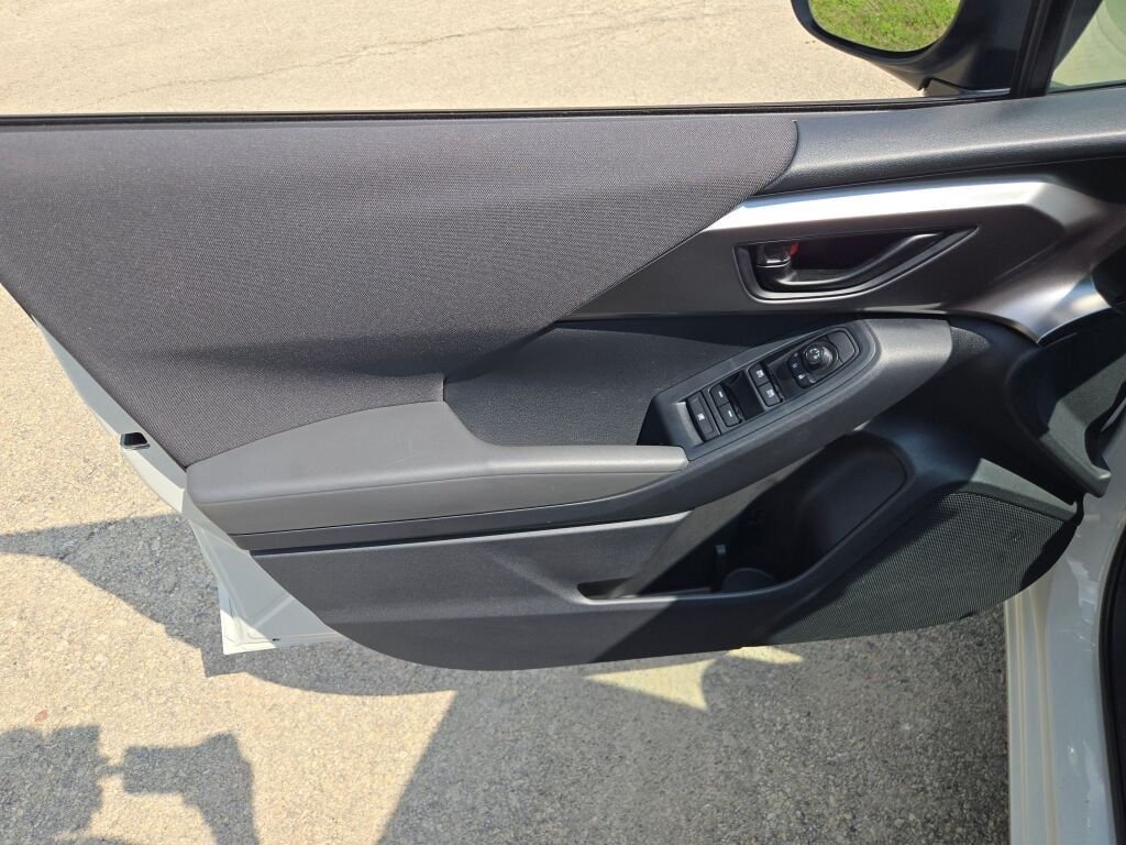 Used 2024 White Subaru Base image 19