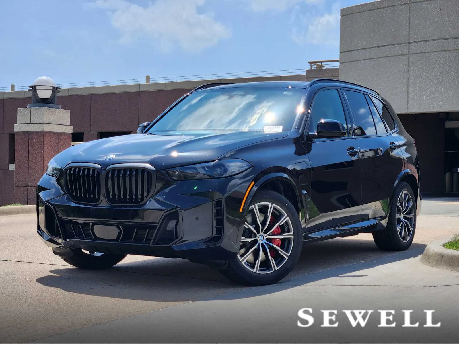 2026 BMW X5 xDrive50e's photo