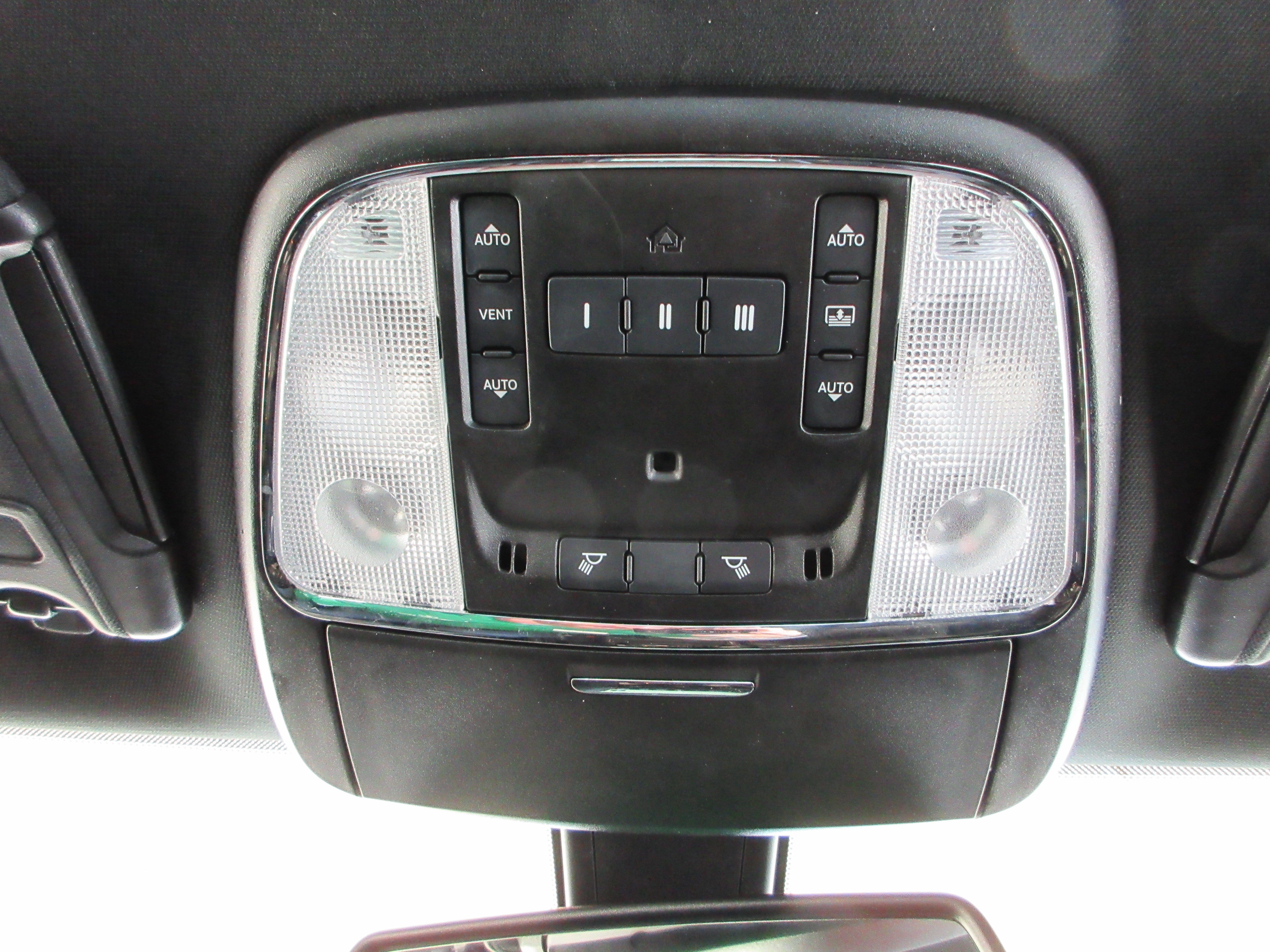 Used 2022 Bright White Clearcoat Chrysler S image 18