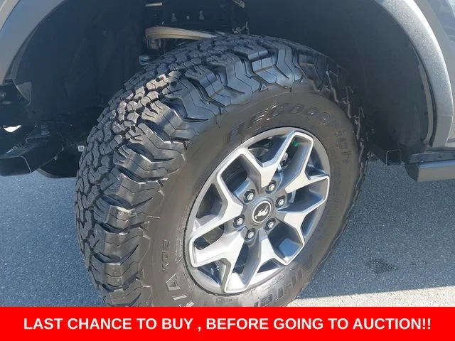 Used 2024 Gray Ford Badlands image 30
