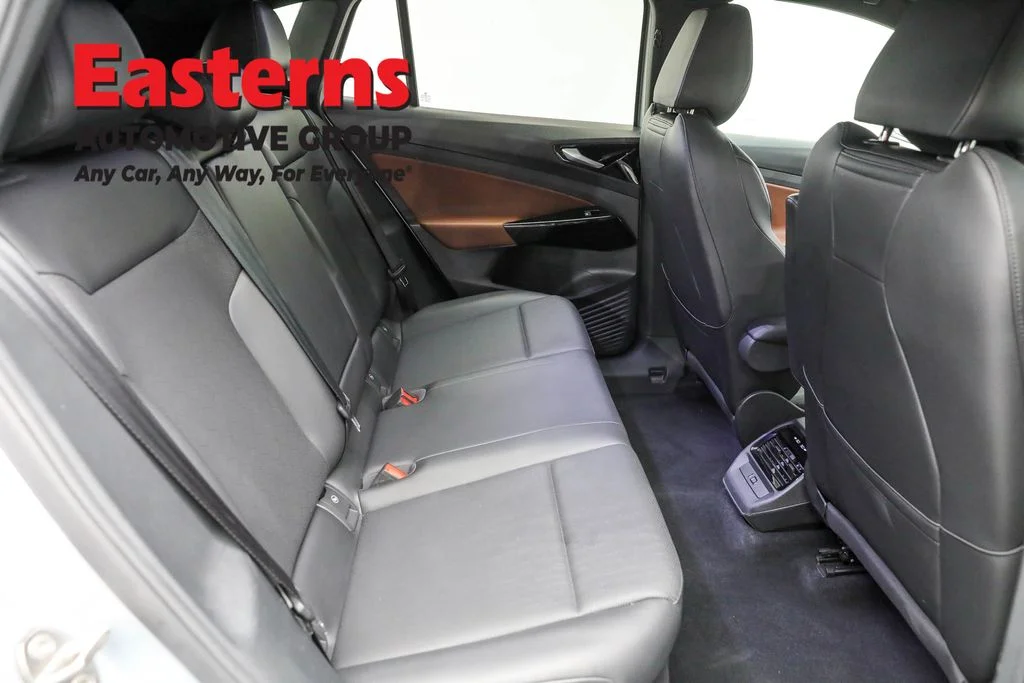 Used 2021 Silver Volkswagen Pro S image 21