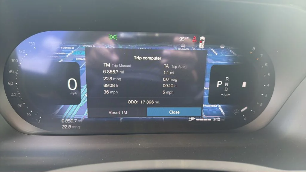 Used 2026 Gray Volvo B6 Plus 7-Seater image 11