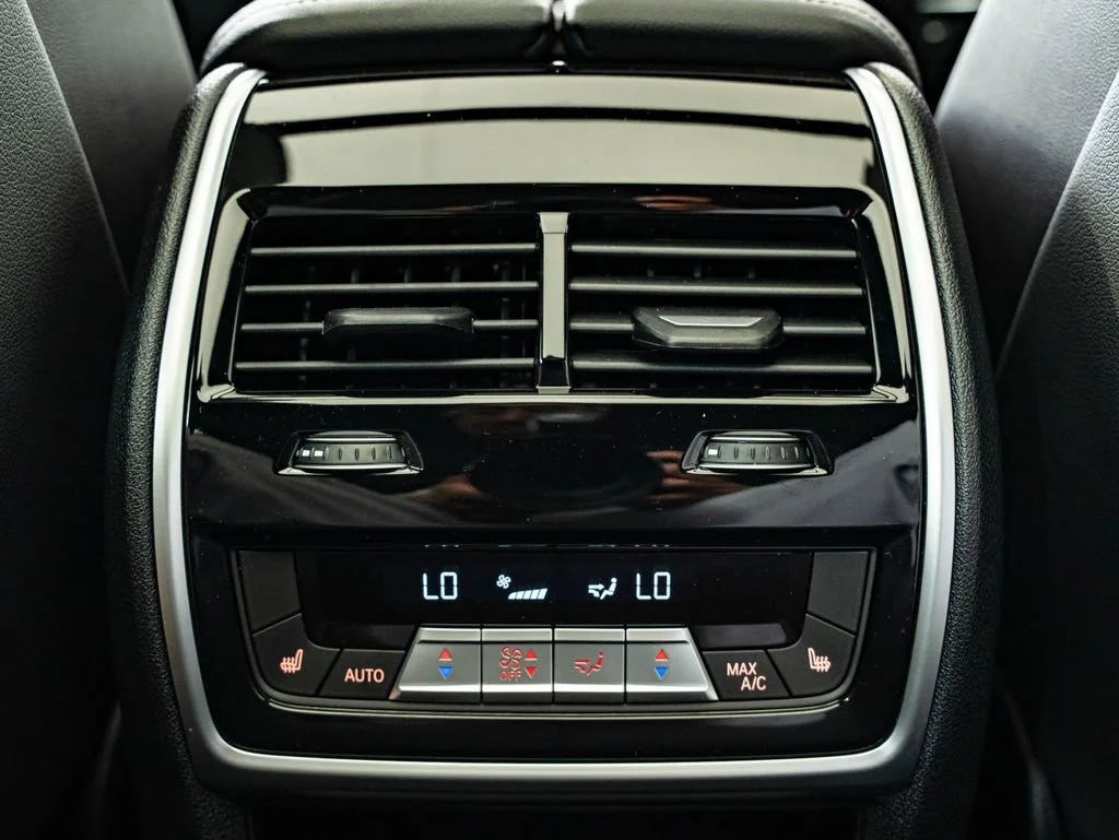 New 2026 Skyscraper Grey Metallic BMW xDrive40i image 42