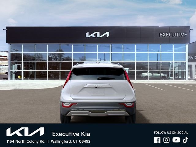 New 2026 Snow White Pearl Kia WAVE image 5