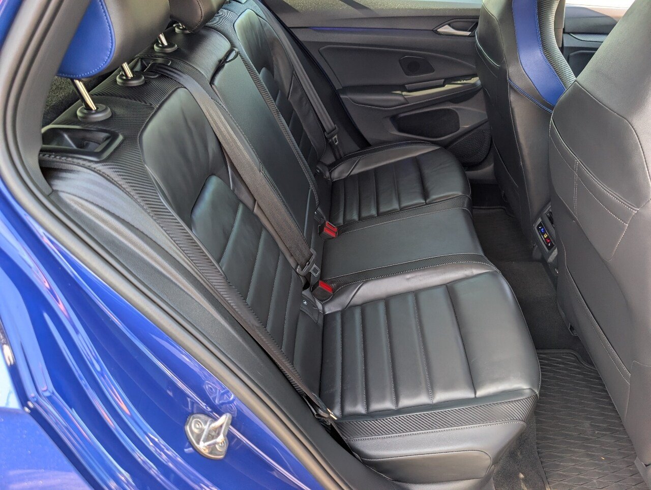 Used 2024 Blue Volkswagen 2.0T image 8