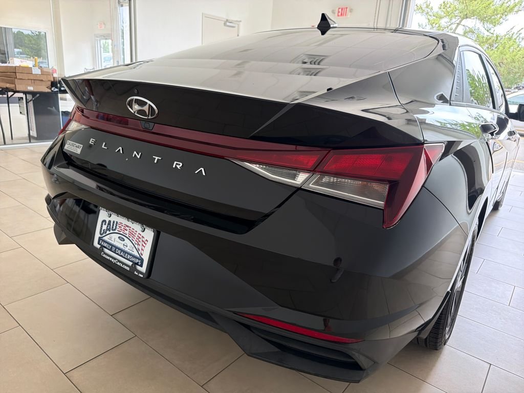 Used 2022 Black Hyundai SEL image 33