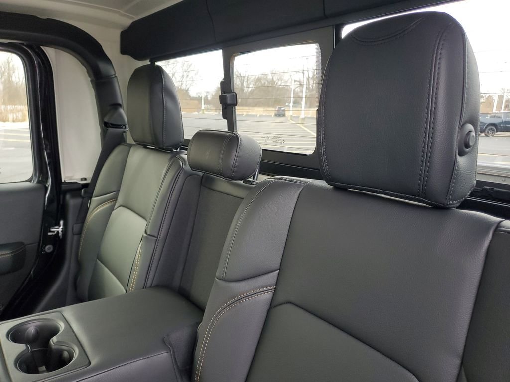 New 2026 Black Clearcoat Jeep Sahara image 10