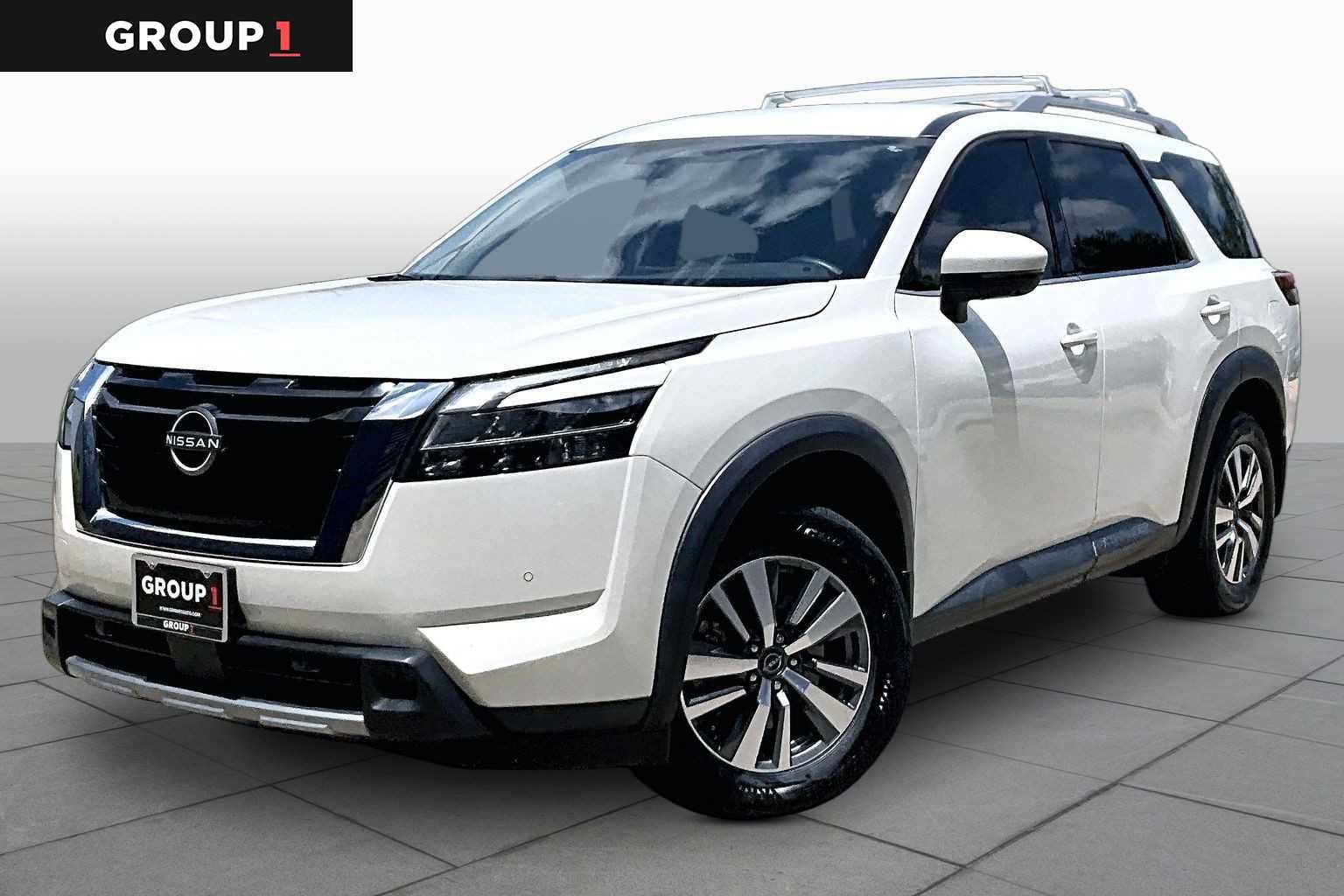 2024 Nissan Pathfinder SL