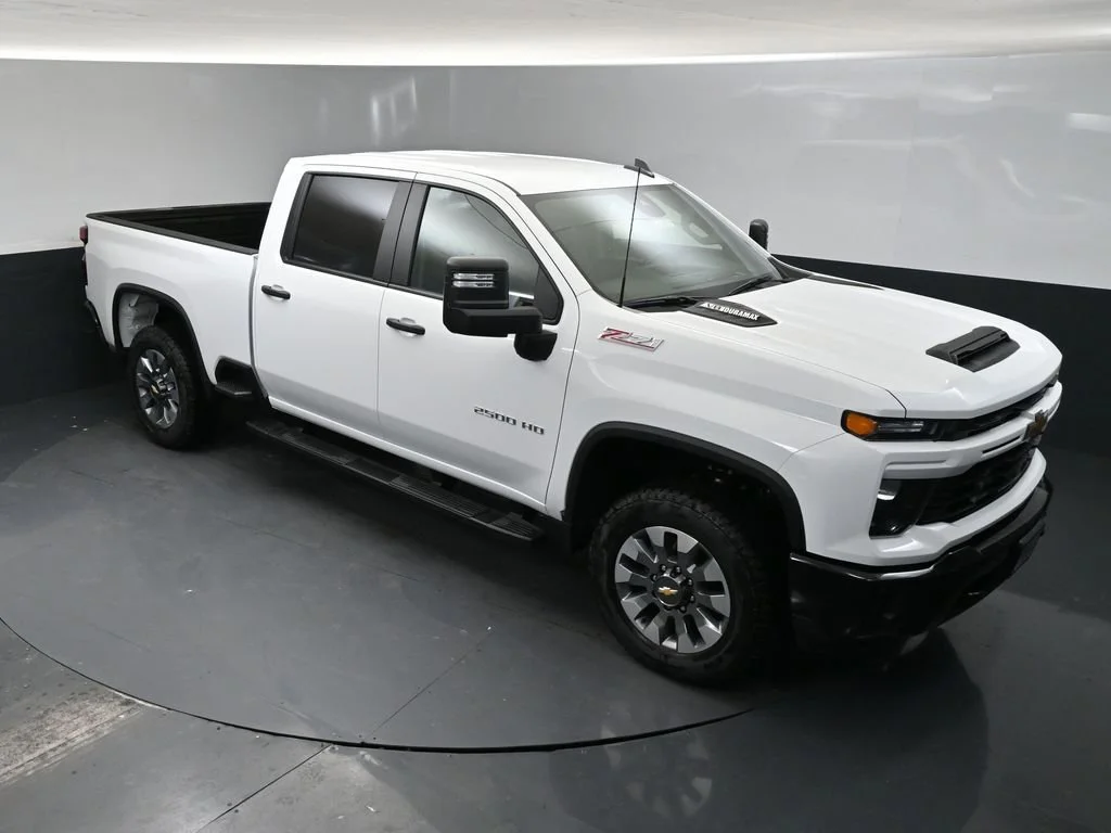 New 2026 Summit White Chevrolet Custom image 47