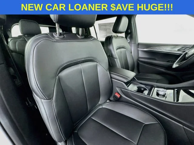 New 2026 Bright White Clear-Coat Exterior Paint Jeep Limited image 29