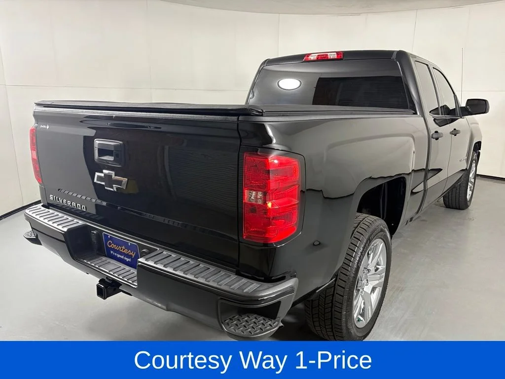 Used 2018 BLACK Chevrolet Custom image 11