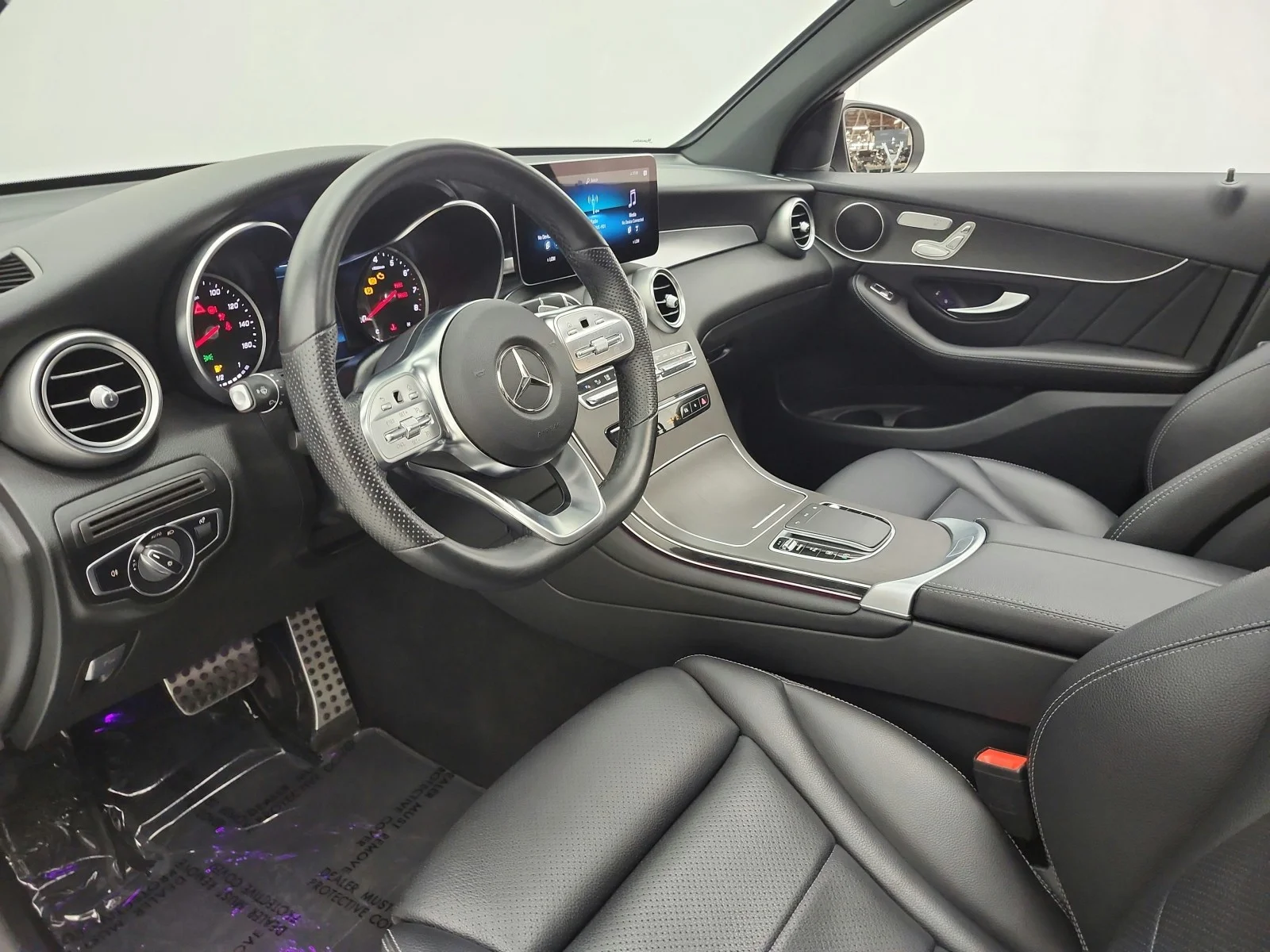 Used 2022 Polar White Mercedes-Benz GLC 300 SUV image 12