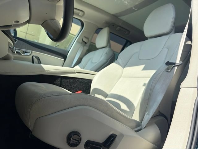Used 2025 Denim Blue Metallic Volvo Plus image 5
