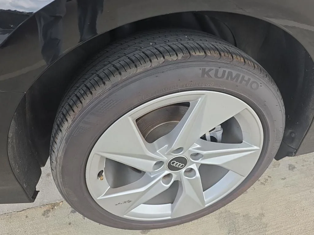 Used 2024  Audi 40 Premium image 14
