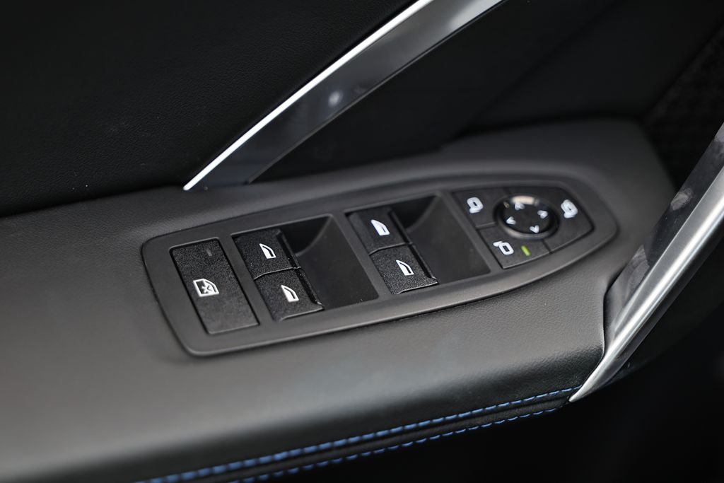 New 2026 Black Sapphire Metallic BMW xDrive28i image 18