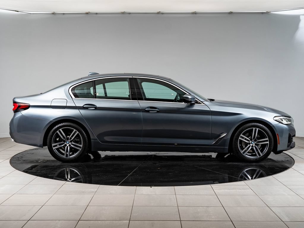 Used 2022 Bluestone Metallic BMW 530i xDrive image 11