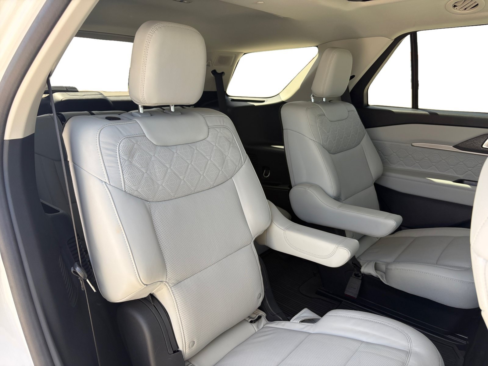Used 2025 Star White Metallic Tri-Coat Ford Platinum® image 22