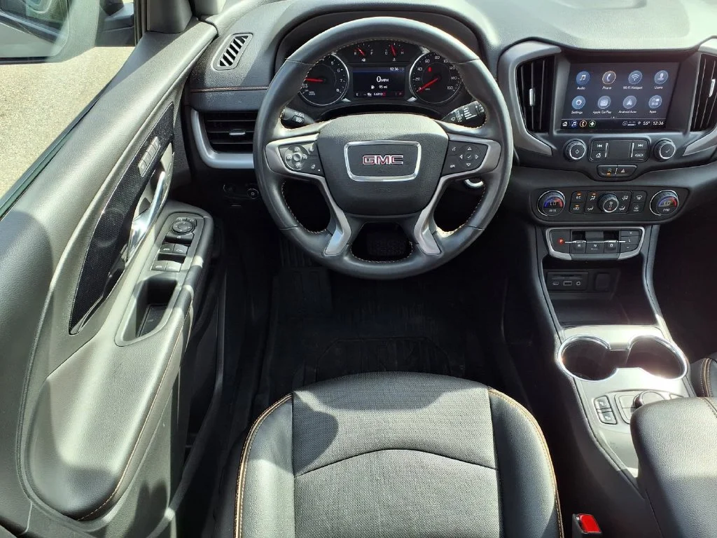 Used 2022  GMC AT4 image 17
