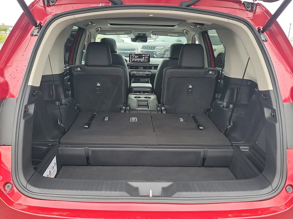 2026 Honda Pilot Touring, photo 8 of 12