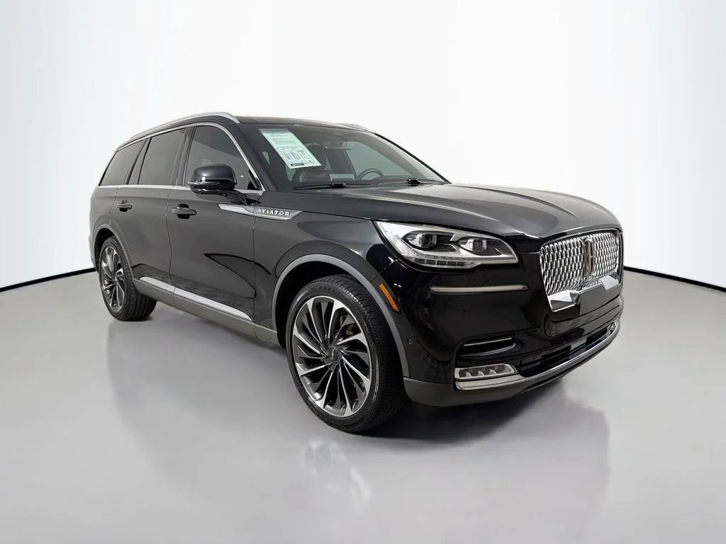 Used 2021 Black Lincoln Reserve image 3