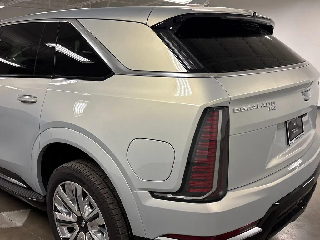 2025 Cadillac Escalade IQ Luxury 1 - Photo 13