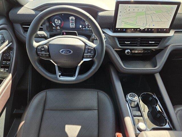 New 2026 Star White Metallic Tri-Coat Ford Platinum™ image 23