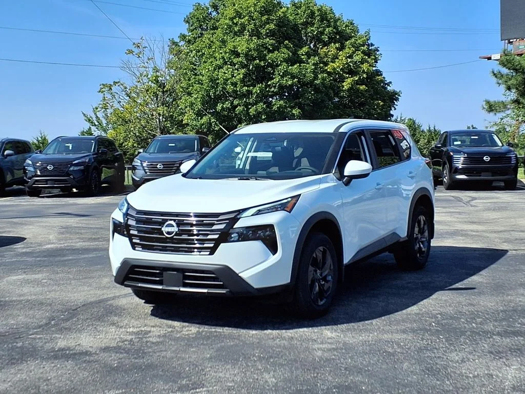 New 2026 Everest White Pearl TriCoat Nissan SV image 2