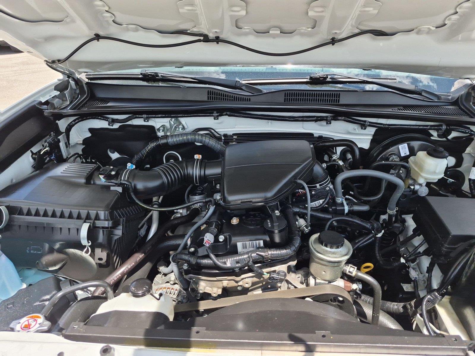 Used 2022 White Toyota SR image 36