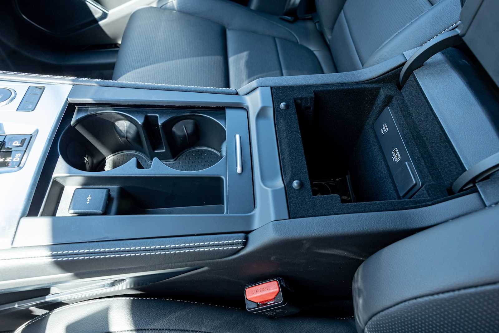 2026 Jaguar F-Pace R-Dynamic S - Photo 22
