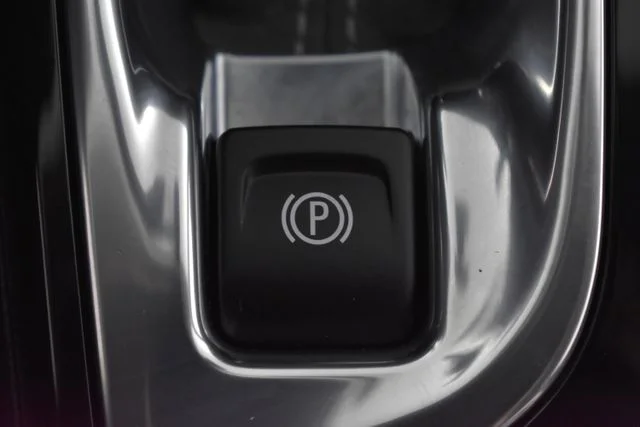 Used 2023  Buick Essence image 34