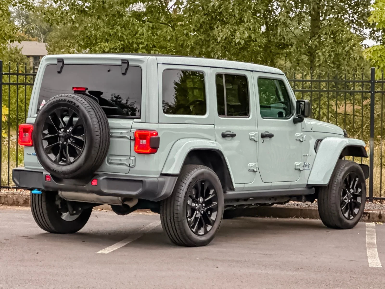 Used 2024 Gray Jeep Sahara 4xe image 3