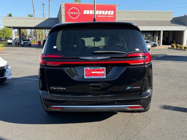 Used 2024 Black Chrysler Select image 6
