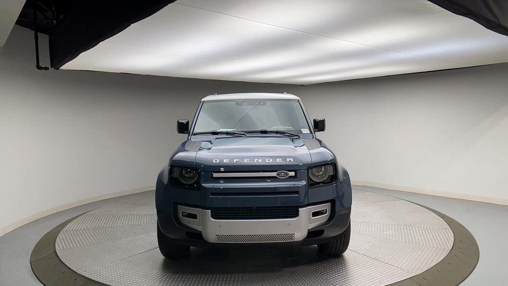 Used 2023 Tasman Blue Metallic Land Rover SE image 3