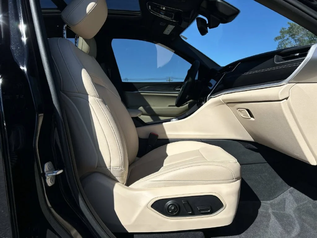 Certified Used 2024 Black Jeep Limited image 19