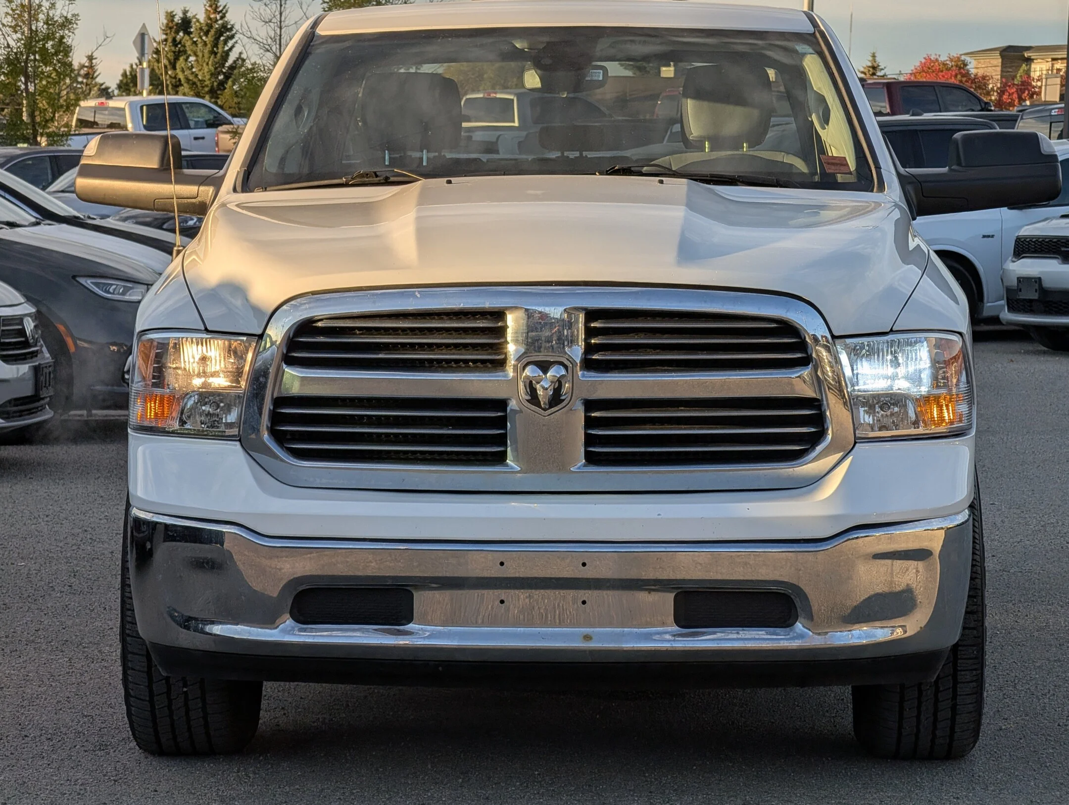 Used 2023 White RAM SLT - Trailerin Pkg - 5.7L HEMI - LOW KMS - P - SLT 4x4 Crew Cab 57 Box image 3