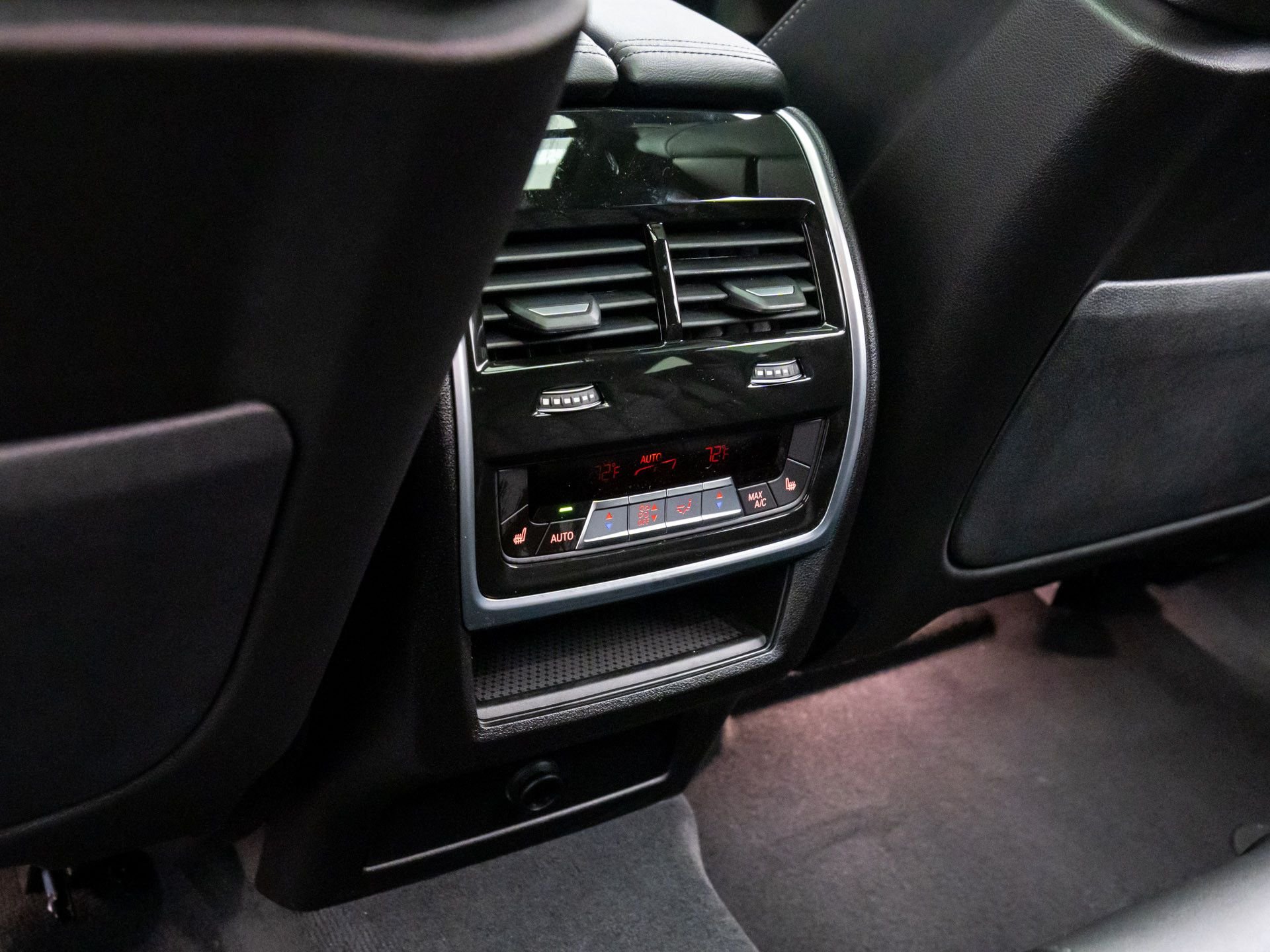 New 2026 Skyscraper Grey Metallic BMW xDrive40i image 21
