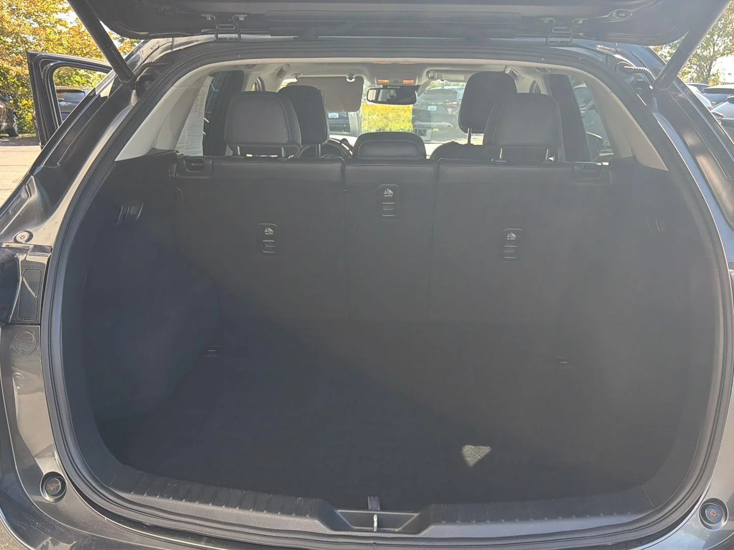 Used 2019 Machine Gray Metallic Mazda Grand Touring image 12