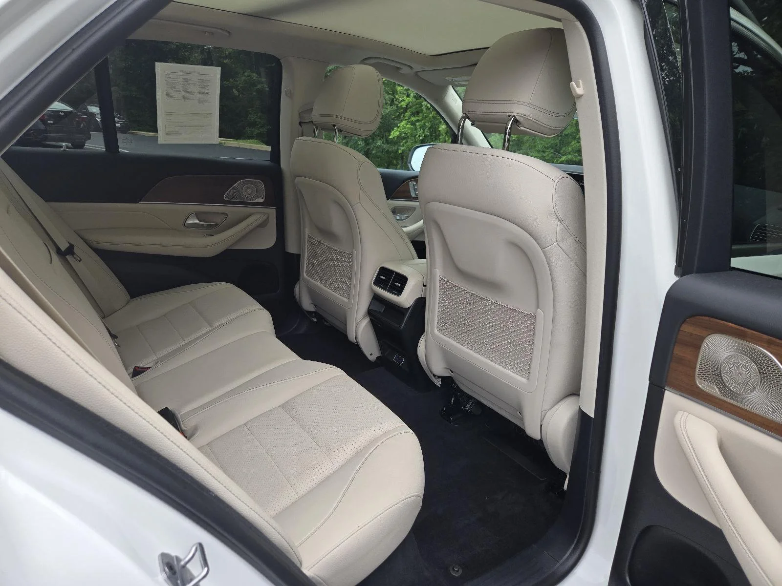 Used 2024 Polar White Mercedes-Benz GLE 450 image 30