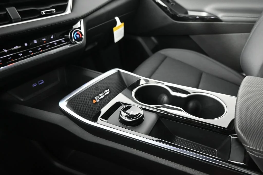 New 2026 Mosaic Black Metallic Chevrolet LT image 29