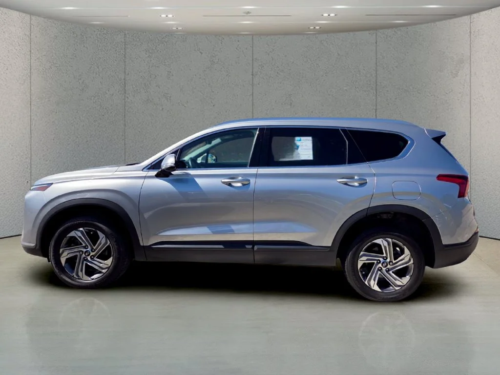 Used 2023 Silver Hyundai SEL image 2
