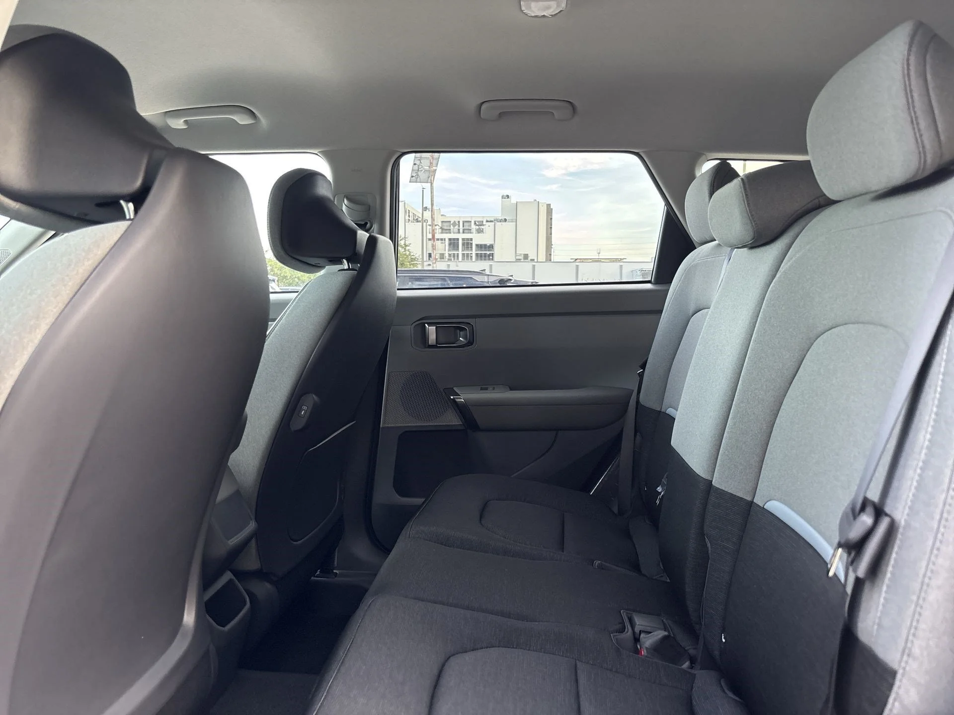 New 2027 Pale Gray Kia S image 22