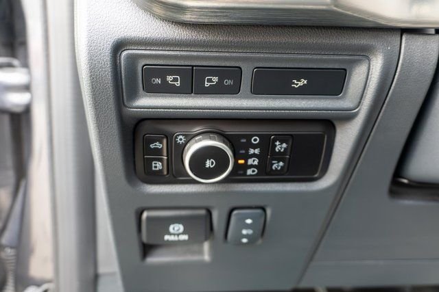 Used 2023 Gray Ford Lariat image 22