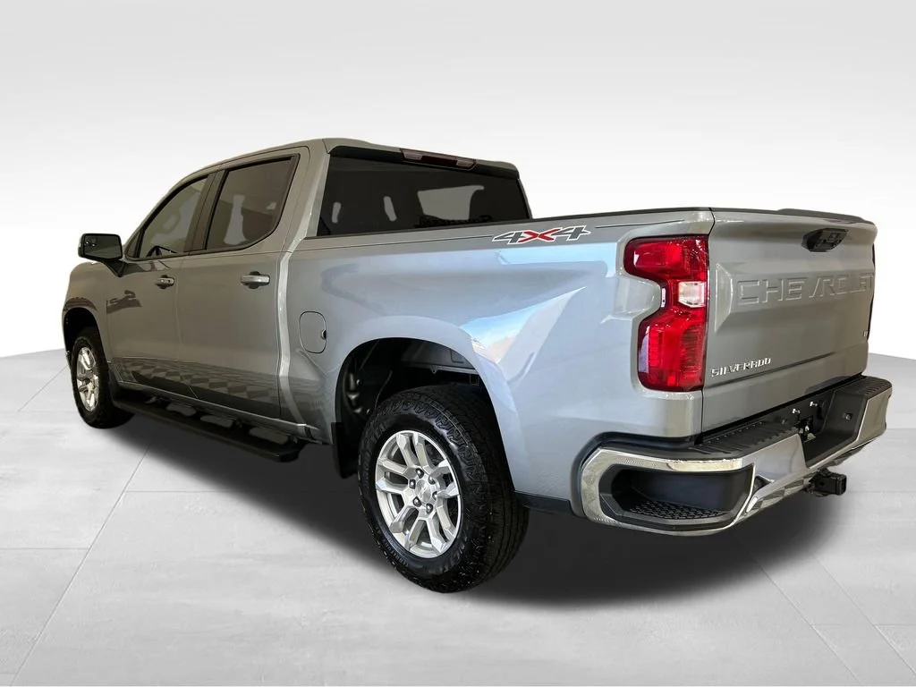 Used 2023 Sterling Gray Metallic Chevrolet LT (2FL) image 3