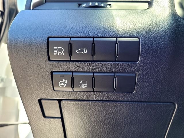Used 2021 White Lexus 350L image 20